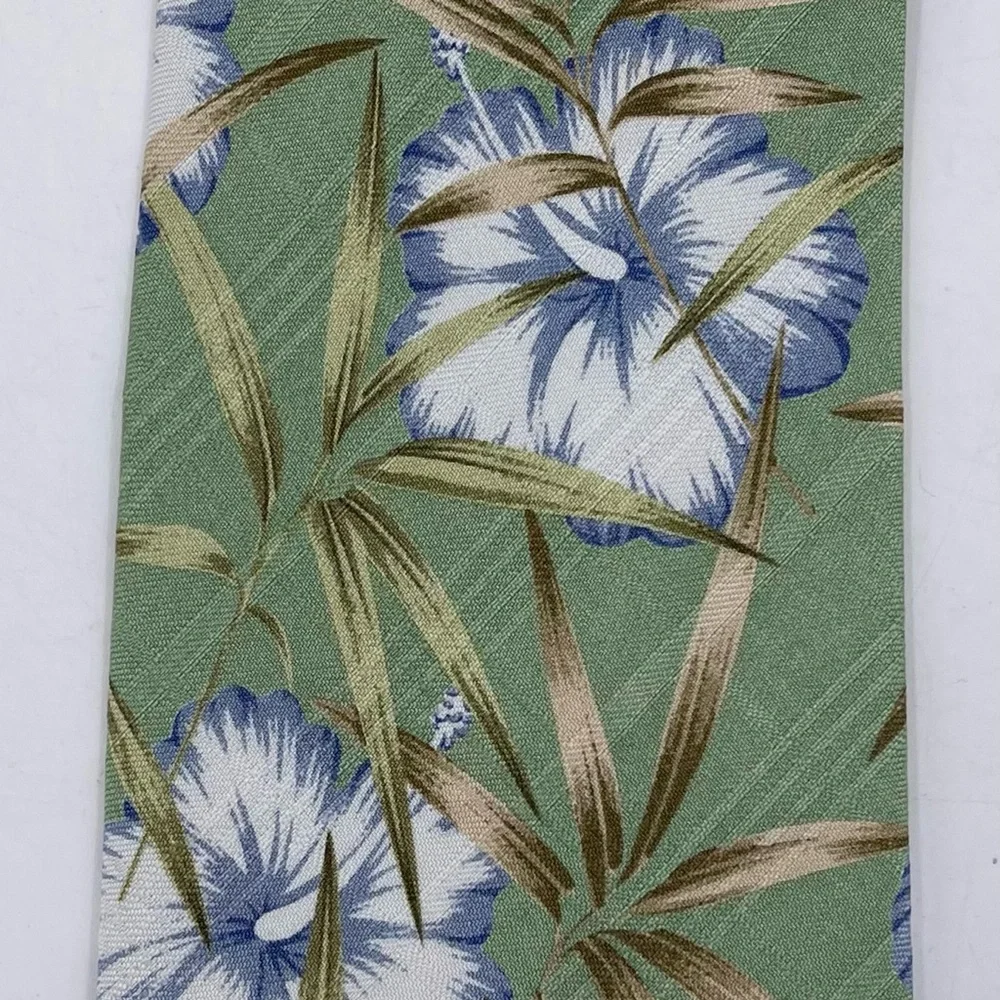 Tommy Bahama Floral‎ Hibiscus & Bamboo Green Men’s Silk Necktie Tie 4.25 x 57”